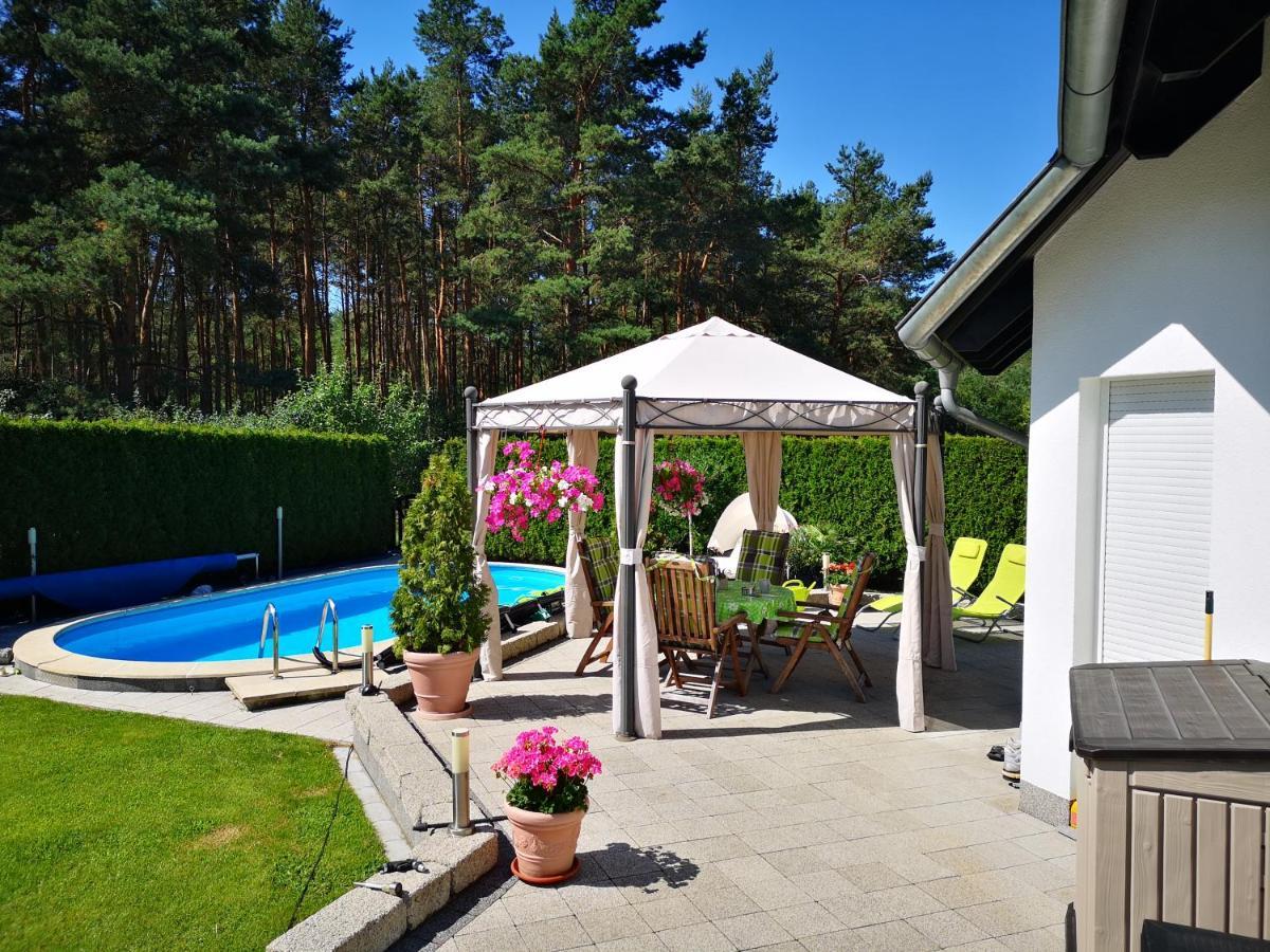 Gaestezimmer Im Bewohnten Efh Mit Pool Und Garten Ziltendorf Ngoại thất bức ảnh