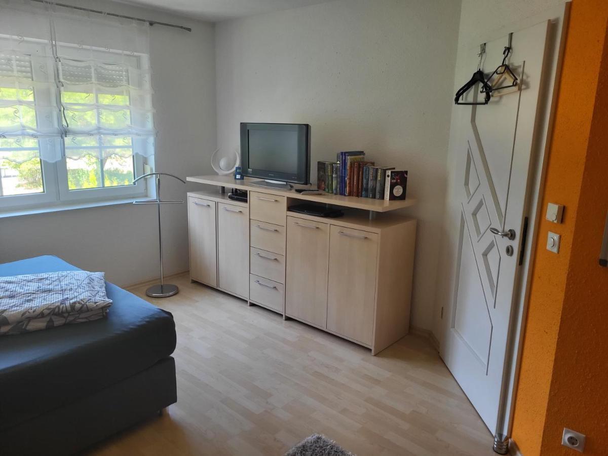 Gaestezimmer Im Bewohnten Efh Mit Pool Und Garten Ziltendorf Ngoại thất bức ảnh
